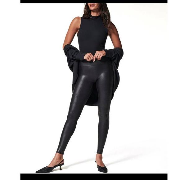 NEW Spanx Vegan Leather Leggings Black Stretch Tummy Shaping Seam Free Small - Picture 2 of 3